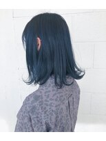 ネフ(NeF)&nbsp;ネイビーブルーの外ハネミディアムロブ☆