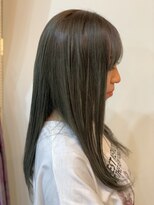 グラープリール Grapperire 透明感あるオリーブカラー