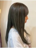 透明感あるオリーブカラー