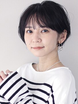 サーカス バイ ビュートリアム 青山(CIRCUS by BEAUTRIUM) 小顔　黒髪　パーマショート　暗髪　　前髪あり　耳かけショート