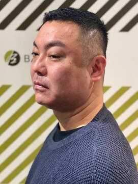 バーバーバー 四谷(BARBER-BAR) ワンセクションリバースアップバンクショート