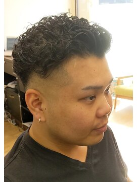 ブルブンガ(Berbunga) 【男度UPパーマ】スキンフェード×極道パーマ