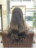 オリーブベージュ
