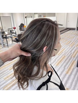 アフューズバイストゥー(Vfuse by StueW) ハイライト入門編スタイル/髪質改善/ダブルカラー/白髪ぼかし