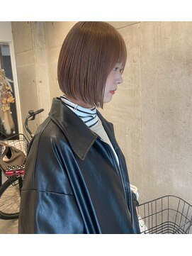 ロッカ(ROCCA) シルエット美人なミニマルボブチェリーブラウン