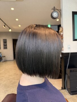 ルナバイルヴェール(LUNA by LeVert) 前下りミニボブ