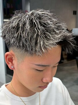 アクロ 中町店(ACRO) 広島/ツイスト/ホワイトメッシュ/フェード