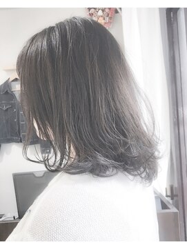 ヘアーアンドアトリエ マール(Hair&Atelier Marl) 【Marlアプリエ】ダークブルージュの外ハネセミディ