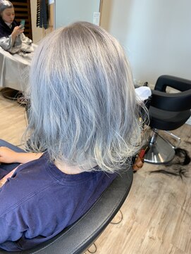 ベアトリーチェ(Beatrice) ホワイトラベンダー