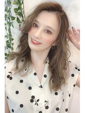 シファー(～Cifer) ホワイトアッシュ/フレンチガーリー/ハイライト/エアリーミディ