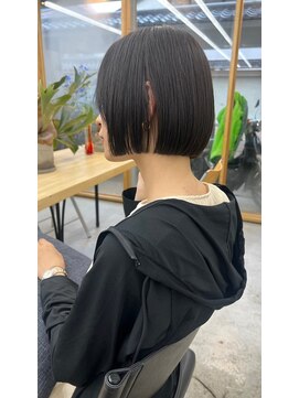 カフネ ジュントス ヨロ(Cafune' juntos YOLO) ミニボブ/パツっとボブ/切りっぱなし