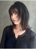 〈NYLON.〉小顔レイヤー外はねスタイル