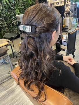 インデペンデンス(independence) ハーフアップ