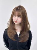 小顔ロングレイヤーカット顔周り秋グレージュカラー透明感カラー