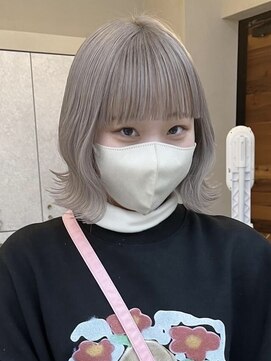 アム(am) 大人シアーベージュミニウルフボブミディアムレイヤー