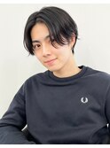 夏カラーに最適。リバースセンターパート×ビジネスショート