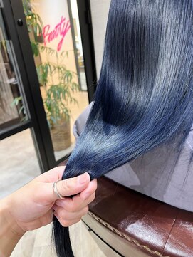 ロウ 吉祥寺(ROW) 20代30代40代にオススメ★ネイビーブルー×髪質改善