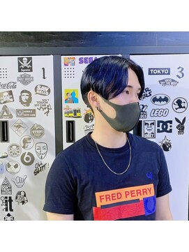 ワム(wom) 前下がりセンターブルーブラック