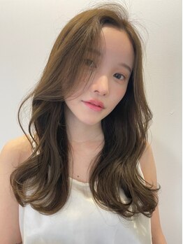 ララ バイ ルート(LaLa by Route)の写真/《脱白髪染めはLaLaにお任せ》マンネリ化したヘアスタイルに変化を♪デザインカラーで明るい白髪ぼかしが◎