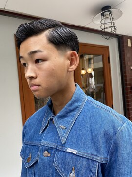 ヘアーラボ ハチ(HAIR LABO HACHI) ローフェード　サイドパート