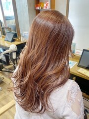 【前地 麻衣】ピンクブラウン/春髪/暖色/ゆるふわロングヘア