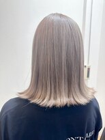 ヘアーワークス ボナ(HAIR WORKS bona.)&nbsp;外ハネサラ艶ボブ ブリーチオンカラー ブロンドベージュ