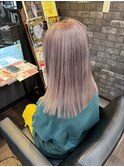 ピンクベージュ