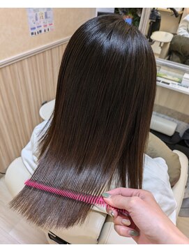 トゥーリ 二日市店(tuuli) 大人綺麗切りっぱなしスタイル