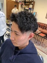 エルエー バーバーショップ 草津店(L.A BARBERSHOP) スタイリスト【橋本】ツイストパーマにスキンフェードを合わせて