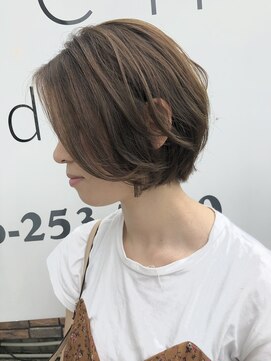 アーチ(ARCH) 【ARCH 竹田】大人ショートボブ アッシュベージュ