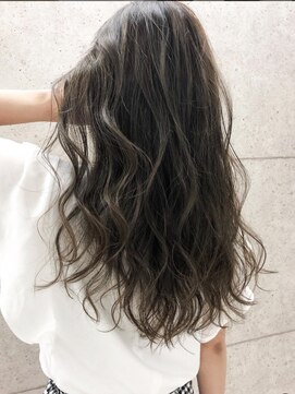 マックスビューティーギンザ(MAXBEAUTY GINZA)　 イルミナカラー透明感アッシュ＆ツイストパーマ銀座/有楽町