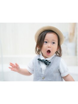 【シャンプー台設置の広々個室完備】キッズスペースあり/授乳おむつ替え/キッズカットチェアもご用意あり◎