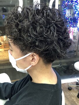 ヘッズ 本八幡店(HEADS) MEN'S HAIR センターパート ツイストスパイラル コンマヘア