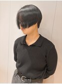 20代30代前下がりハンサムショート小顔黒髪