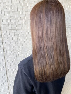 チームボス(Team BOSS) 艶髪スタイル　ナチュラルハイライトカラー