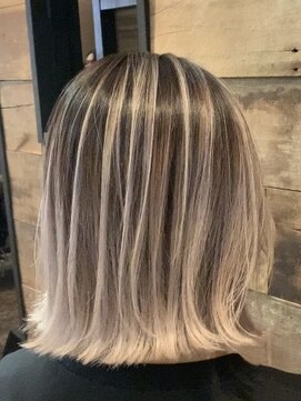 ラグーン(LAGOON) バレイヤージュグレージュハイライトダブルカラーケアブリーチ