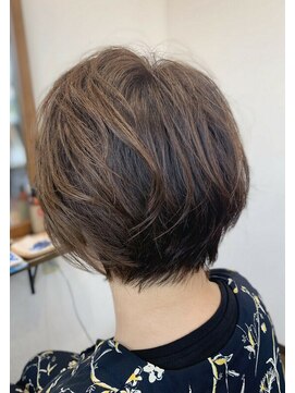 ヘアストーリー リズム(hair story r ism) ネープにこだわったショートボブ♪