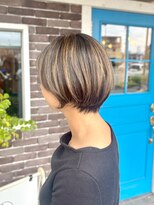 アズグロウ エクラ(AS GROW 'eclat)&nbsp;立体感ハイライトショートボブ