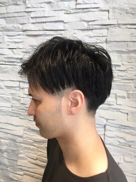 ニスタ セルクル(nista cercle) 黒髪ツーブロック