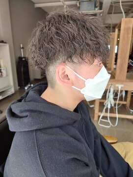 シザーズ(scissors) 波巻きスパイラルパーマ