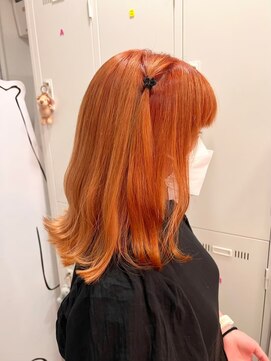 ナンバー ユアイロ 川崎(N° uairo) 【末安】鮮やかOrangeカラー