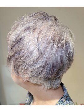 松本平太郎美容室 吉祥寺パートファイブ(PART5) シニアショートレイヤー×マニキュア×ローライト