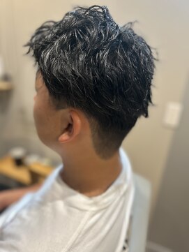 モア(more) メンズカットパーマ