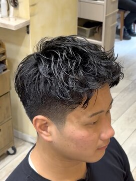 グルーマーズトウキョウ(GROOMER/S TOKYO) スパイキーショート【メンズカット　テーパーフェード】