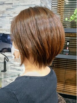 ヴィソップ(V.S.O.P) 髪にやさしく、気分もUP♪カラーグレスのショートボブ