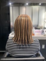 シカマ(SIKAMA)&nbsp;ハイライトで白髪ボカシ