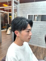 kaming&nbsp;【デキる男の髪型】毛流れツーブロック/大人センターパート