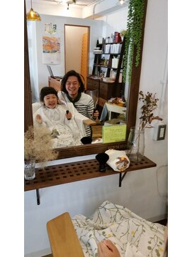 ヘアー ド ブラン(Hair de Brun) キッズ前髪ポイントカット☆ぱっつんラウンドショートバング☆