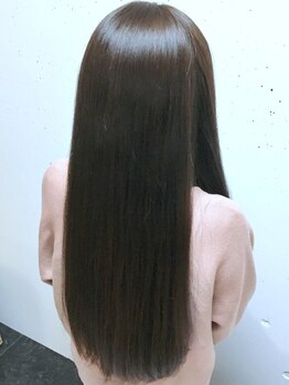 ヘアーサロンエルフォルグ(Hair Salon Erfolg)の写真/トリートメントせずにダメージケア！髪の状態を見極めての丁寧な施術で、美髪へと導きます。