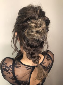 シェルター バイ トウキョウ(Shelter by TOKYO) Rubik結婚式アレンジ